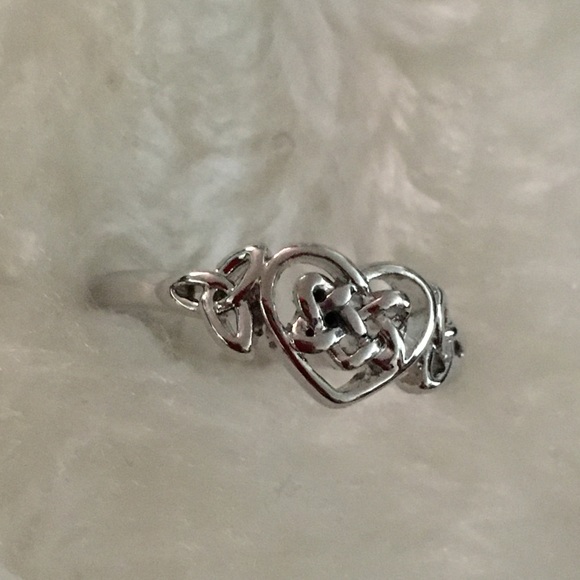 Heart Celtic Knot Ring - Picture 4 of 10